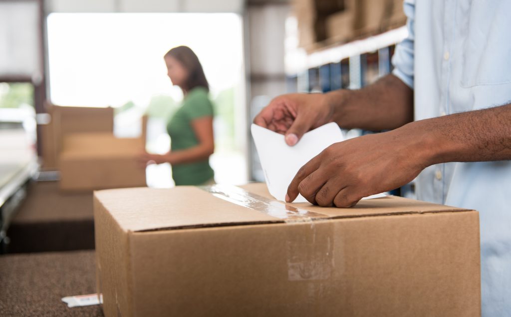 What are the best practices and strategies to minimize fulfillment errors in ecommerce operations?